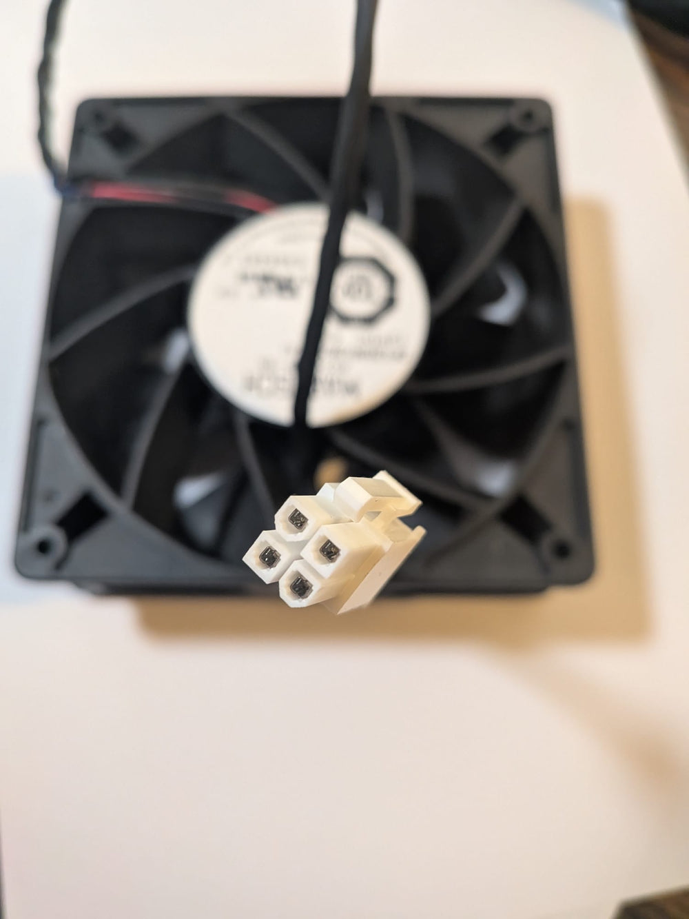 Connecteur ventilateur 4 broches carré pour Antminer S21 Pro S21 XP S21+